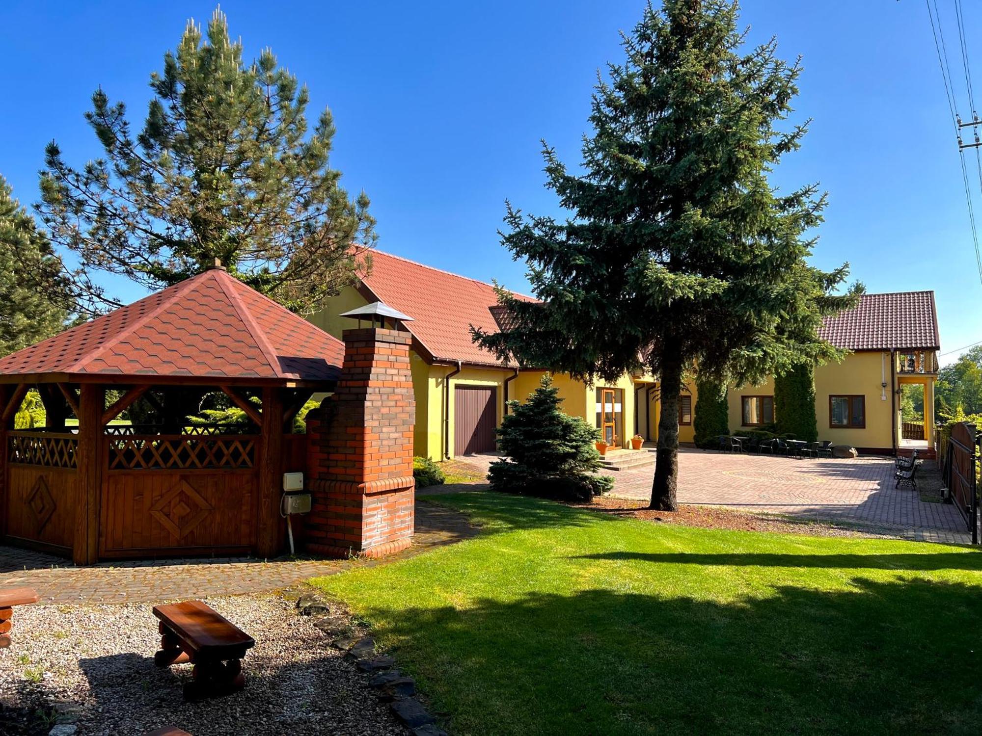 Zajazd Gosciniec Nowosiolki-Kolonia Bagian luar foto